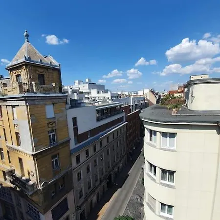 Beauty On The Rooftop With Ac And Rooftop Terrace Apartment